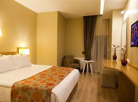 Grand Plaza Hotel