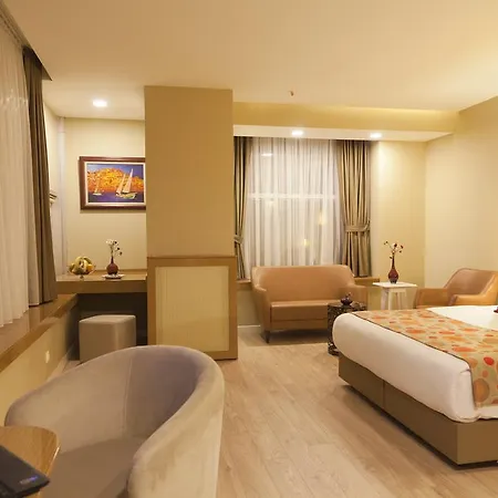 Grand Plaza Hotel